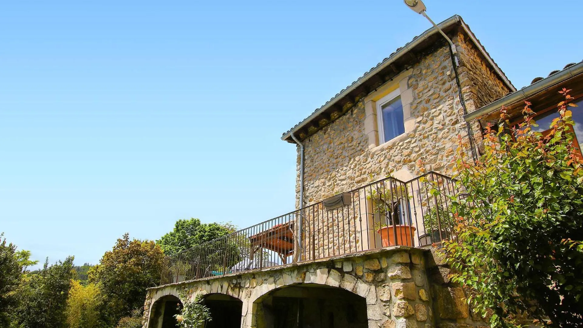 Demeure Romantique Le Pecher Pont-de-Labeaume 펜션